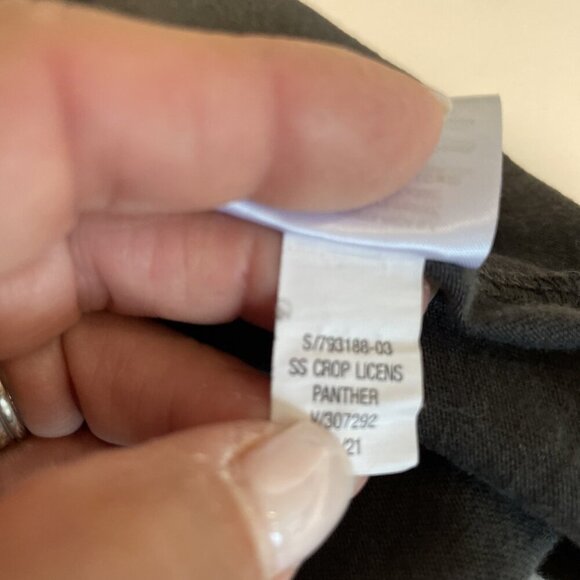 THE BEATLES YELLOW SUBMARINE Tee Shirt Women XS Gray Cropped 70s Vibes Old Navy - Picture 9 of 9